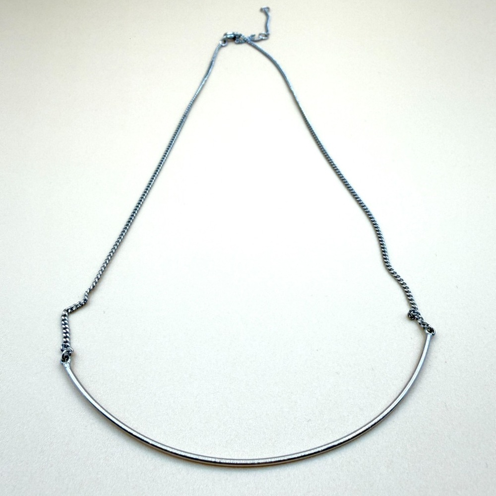 Silver Tone Curved Bar Necklace Minimalist Collar Chain Adjustable Jewelry Chic